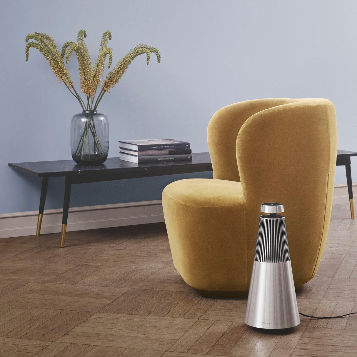 Bang & Olufsen Beosound 2 (3.ª Generación), Elegante y potente altavoz WiFi para el hogar con sonido envolvente de 360 grados, de pie o para estantería, Natural