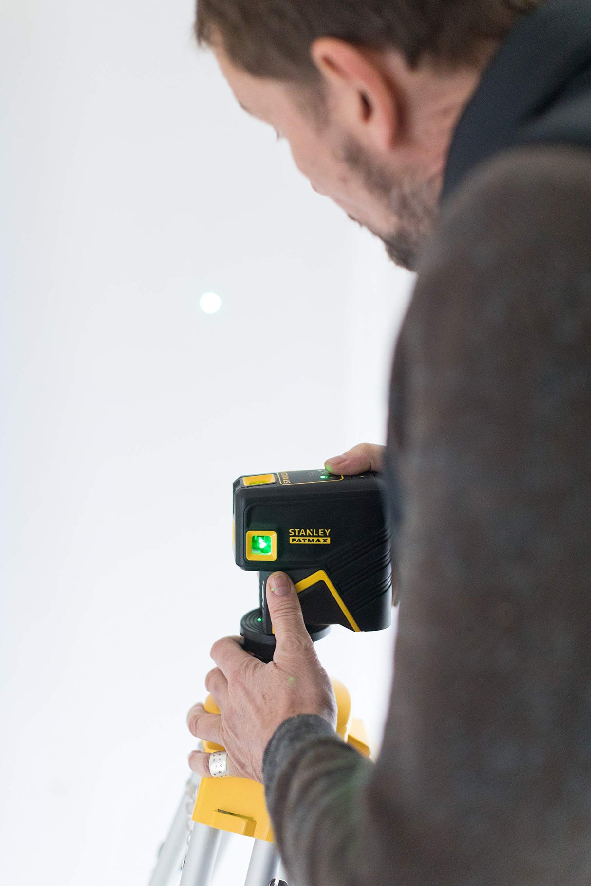STANLEY Nivel láser de cruz autonivelante, FMHT77596-1