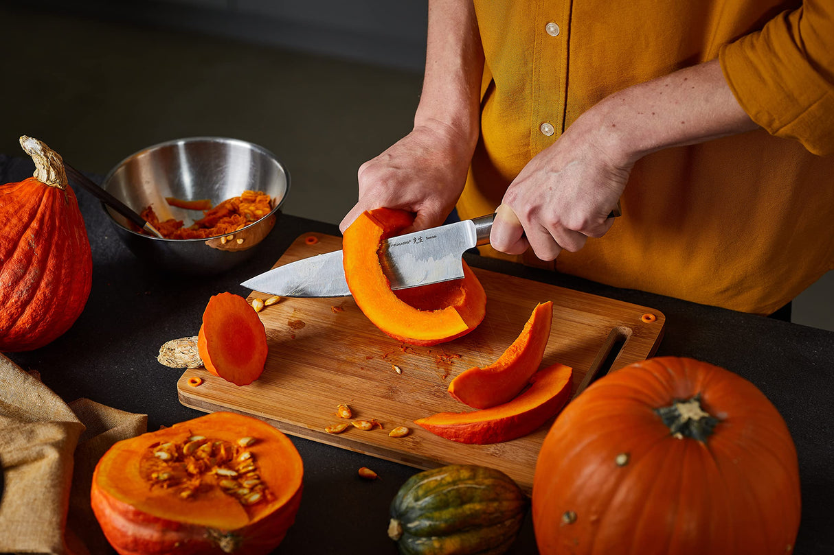 Fiskars Set de cuchillos, Sensei, 5 piezas, Cuchillo chef, Cuchillo pan, Cuchillo Santoku, Cuchillo verduras, Cuchillo para pelar, Acero inoxidable con alto contenido de carbono/plástico, 1025845