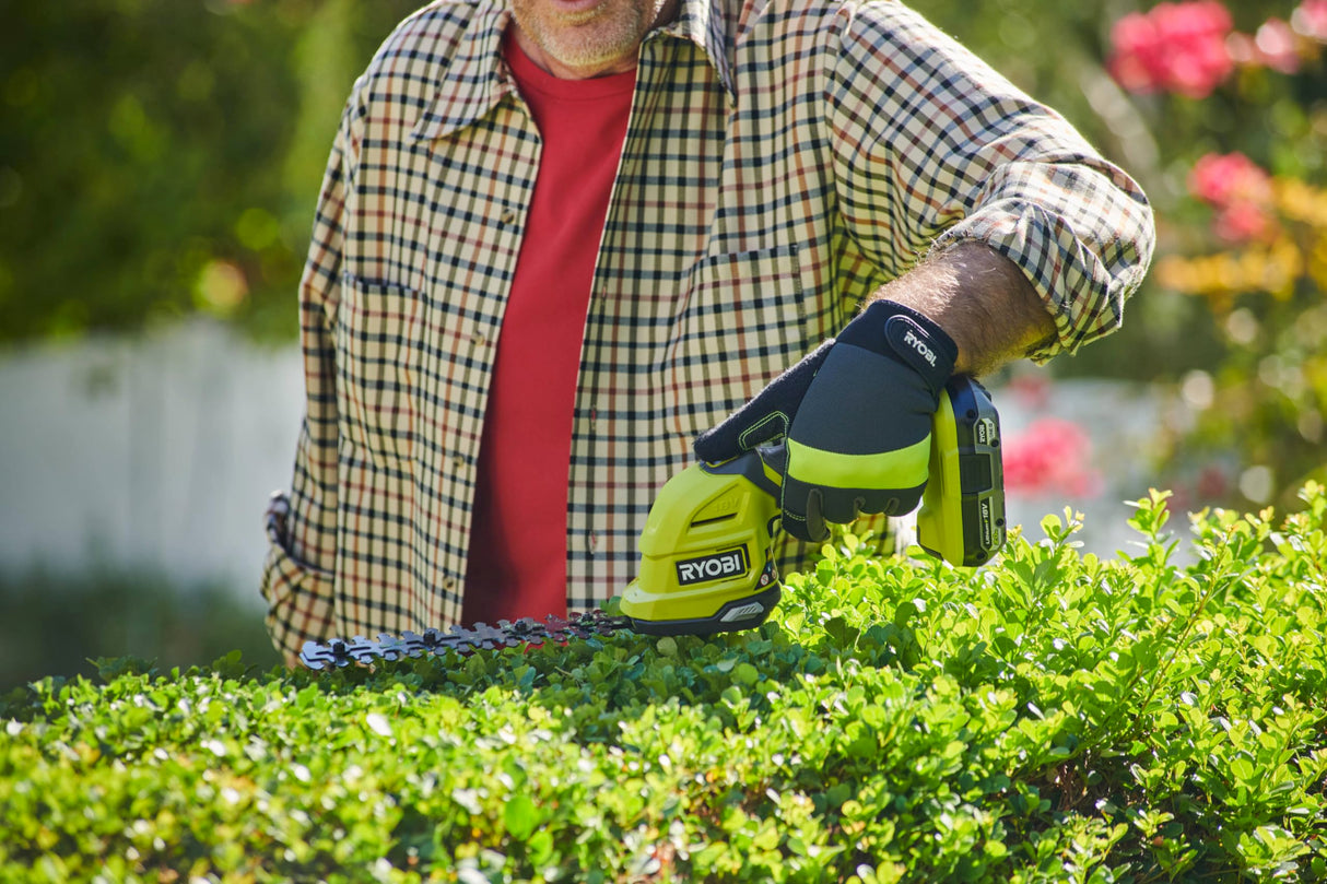 RYOBI One+ 18V Tijeras de césped y arbustos 2-en-1 RY18GSA-120T – Cuchillas SK5, Hoja 20 cm, Corte hasta 10 mm – Incluye batería 2,0 Ah, Cargador y Estuche