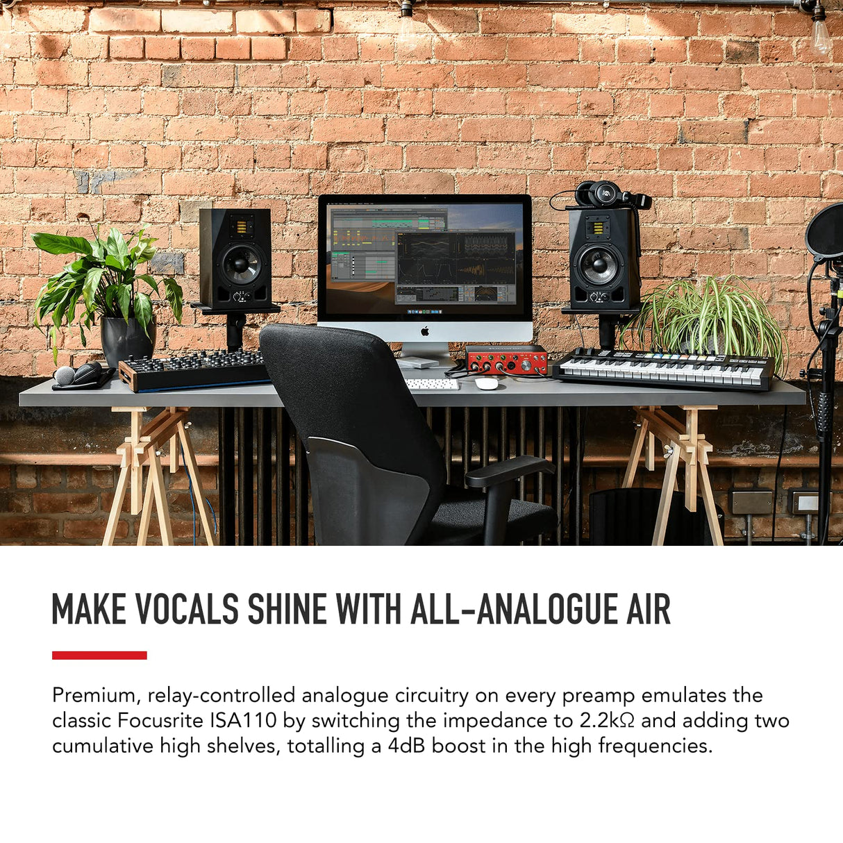 Interfaz de audio USB Clarett+ 4Pre de Focusrite para artistas. Los cuatro preamplificadores de micrófono con distorsión y ruido bajos aportan un sonido real