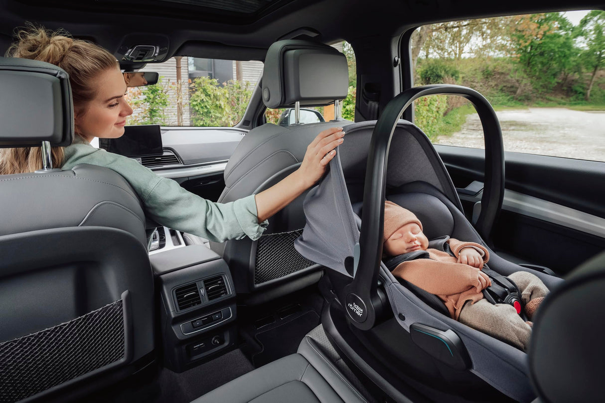 BRITAX RÖMER portabebés BABY-SAFE CORE, silla de coche para bebés desde el nacimiento hasta los 83 cm (15 meses), Space Black