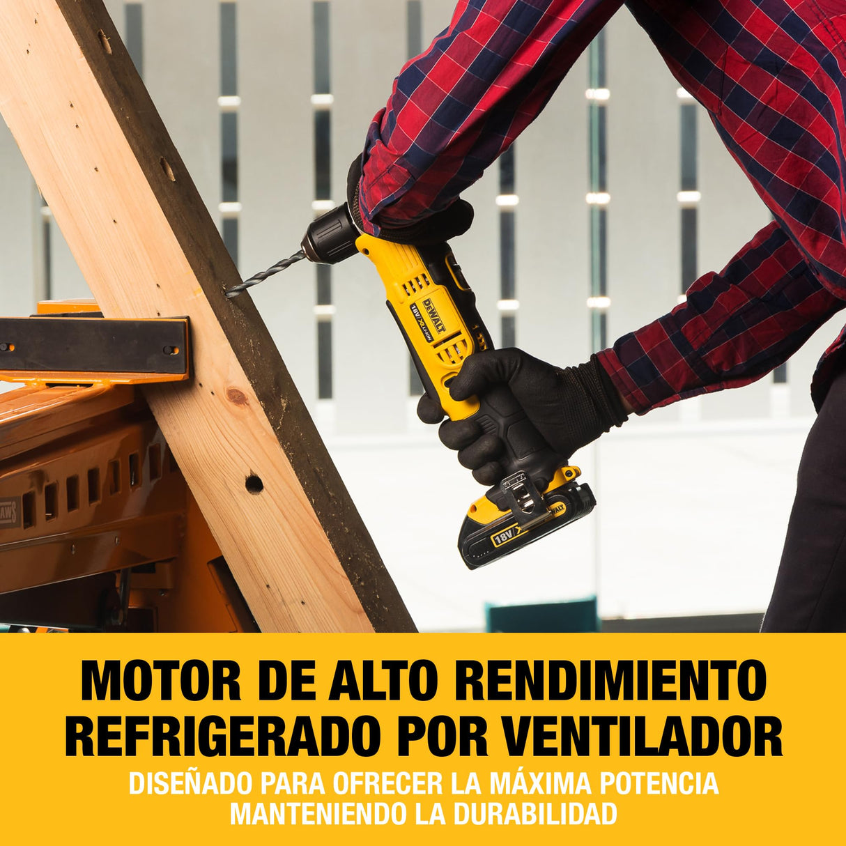 DEWALT Taladro de ángulo recto XR 18V con portabrocas y gancho para cinturón, DCD740N-XJ