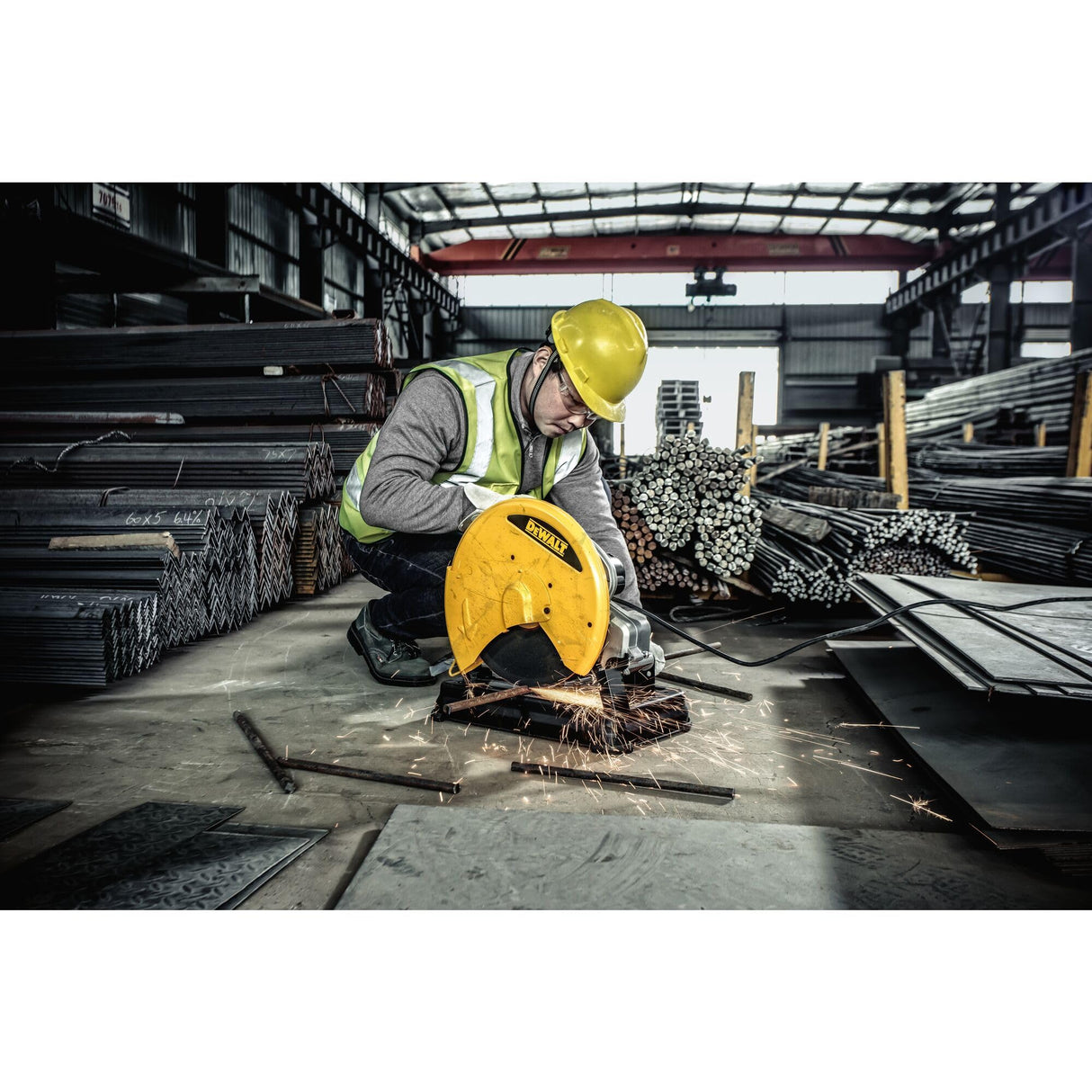 DEWALT D28730-QS - Sierra de corte de metal 2200W, Disco de corte 355 mm, 3800 RPM