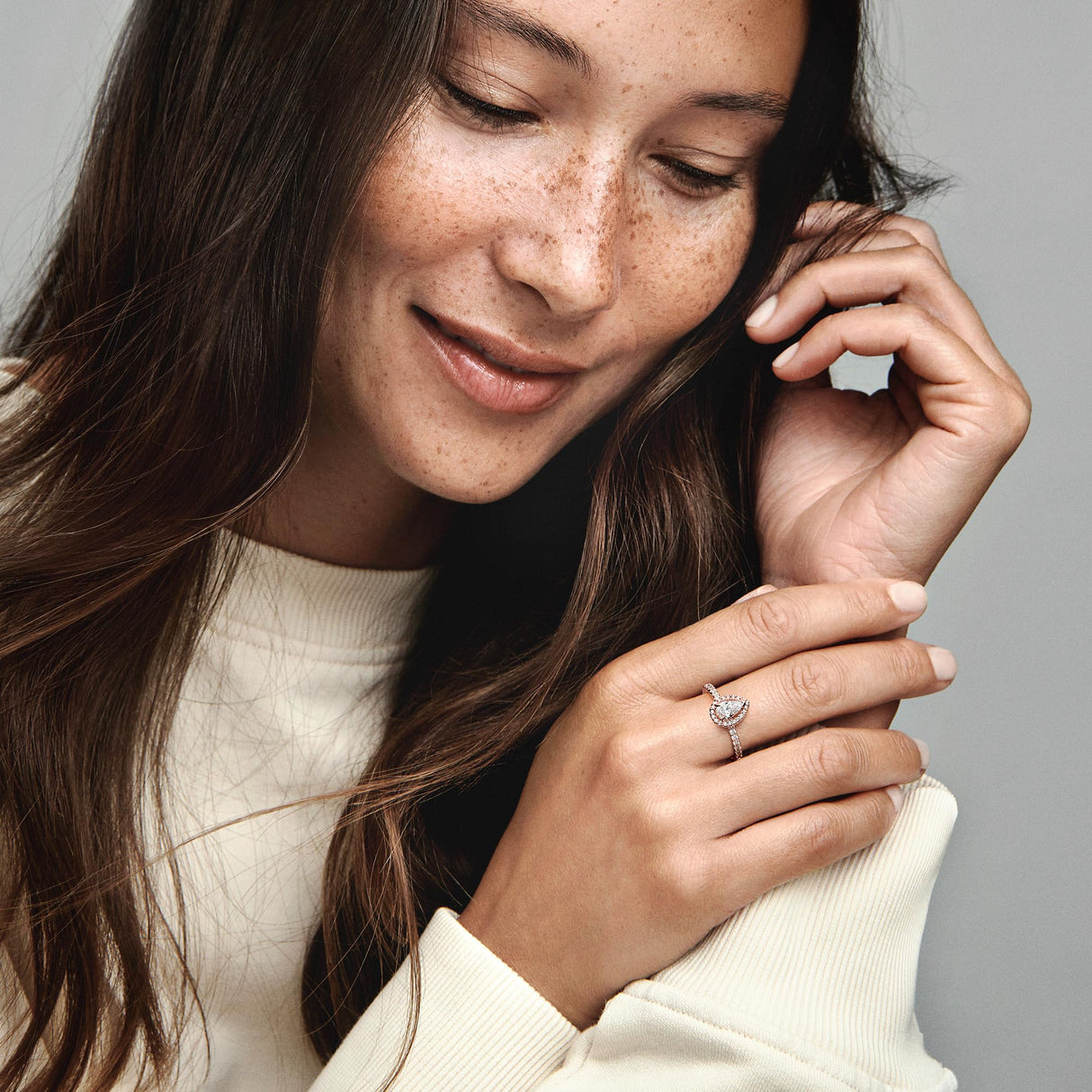 Pandora Timeless Anillo chapado en oro rosa de 14 quilates con circonitas cúbicas transparentes, talla 54
