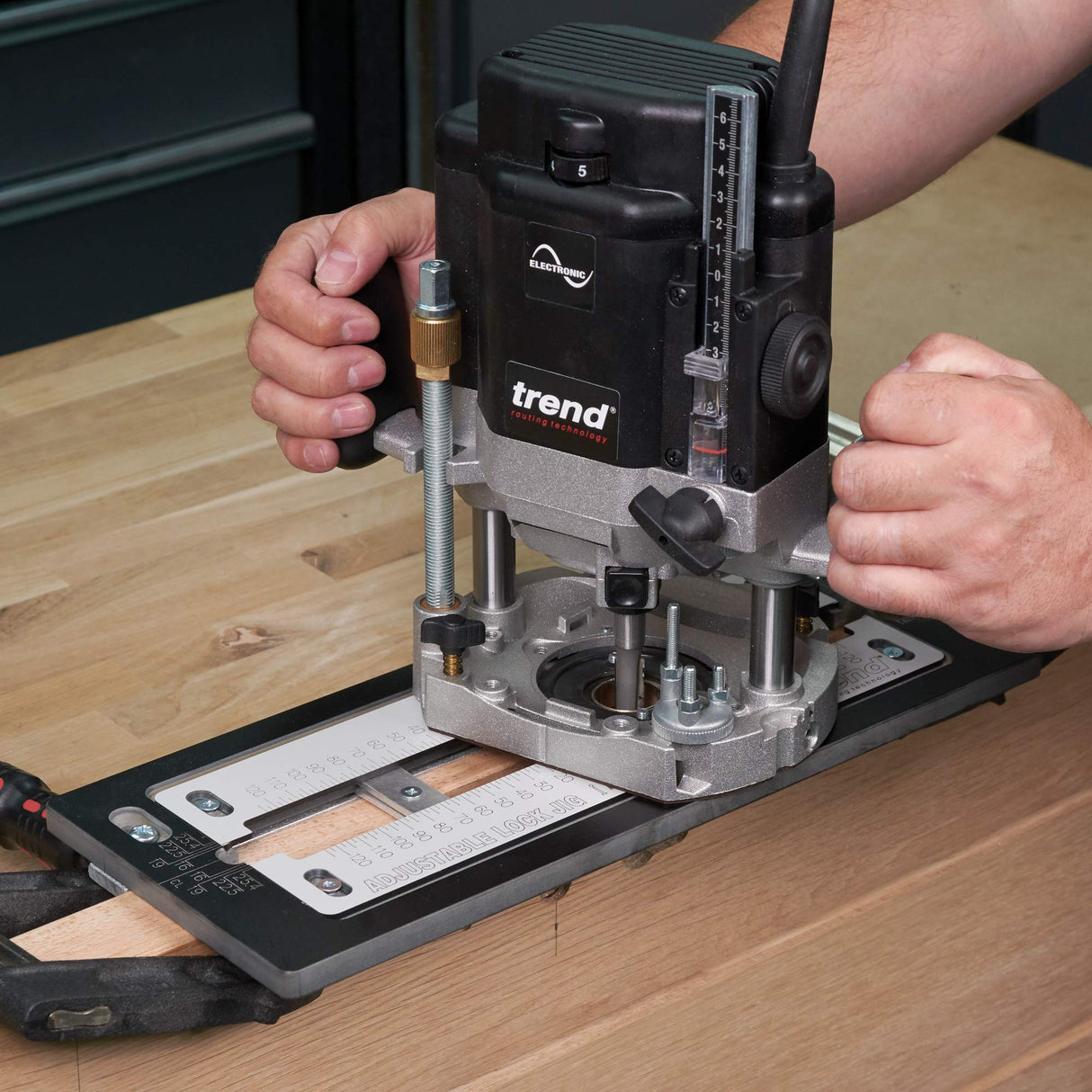 Trend Plantilla para cerraduras de embutir y pestillos, para placas frontales de 30 a 250 mm de largo, LOCK/JIG/B