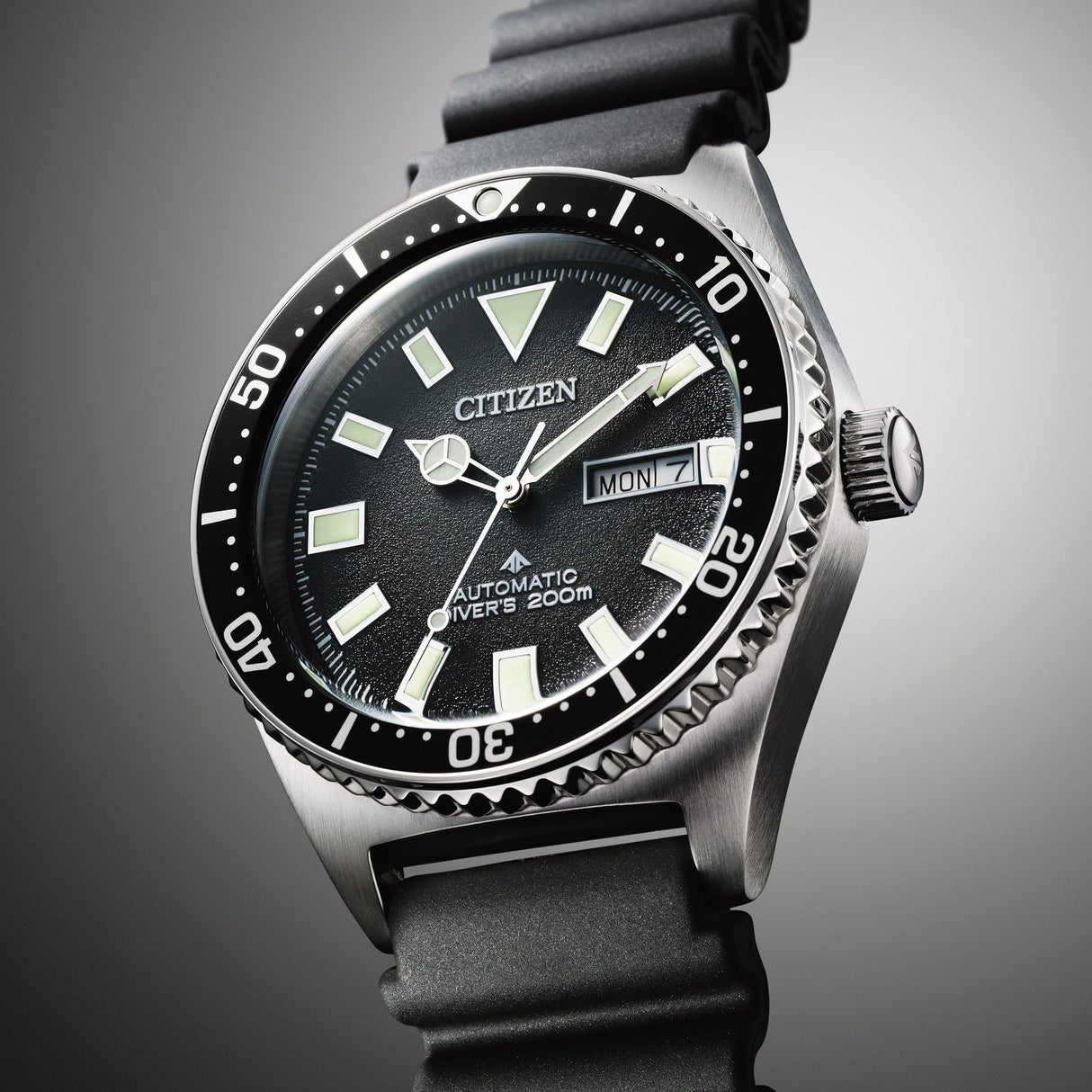 Citizen Reloj Analógico para Hombres de Automático con Correa en Poliuretano NY0120-01E