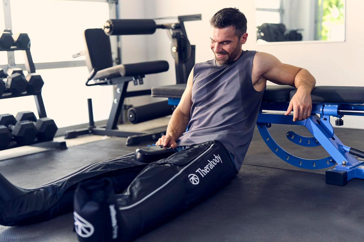 Therabody JetBoots Prime - Botas de compresión inalámbricas ultra portátiles para una fácil recuperación muscular de las piernas, manga de compresión para pantorrillas, piernas y muslos con