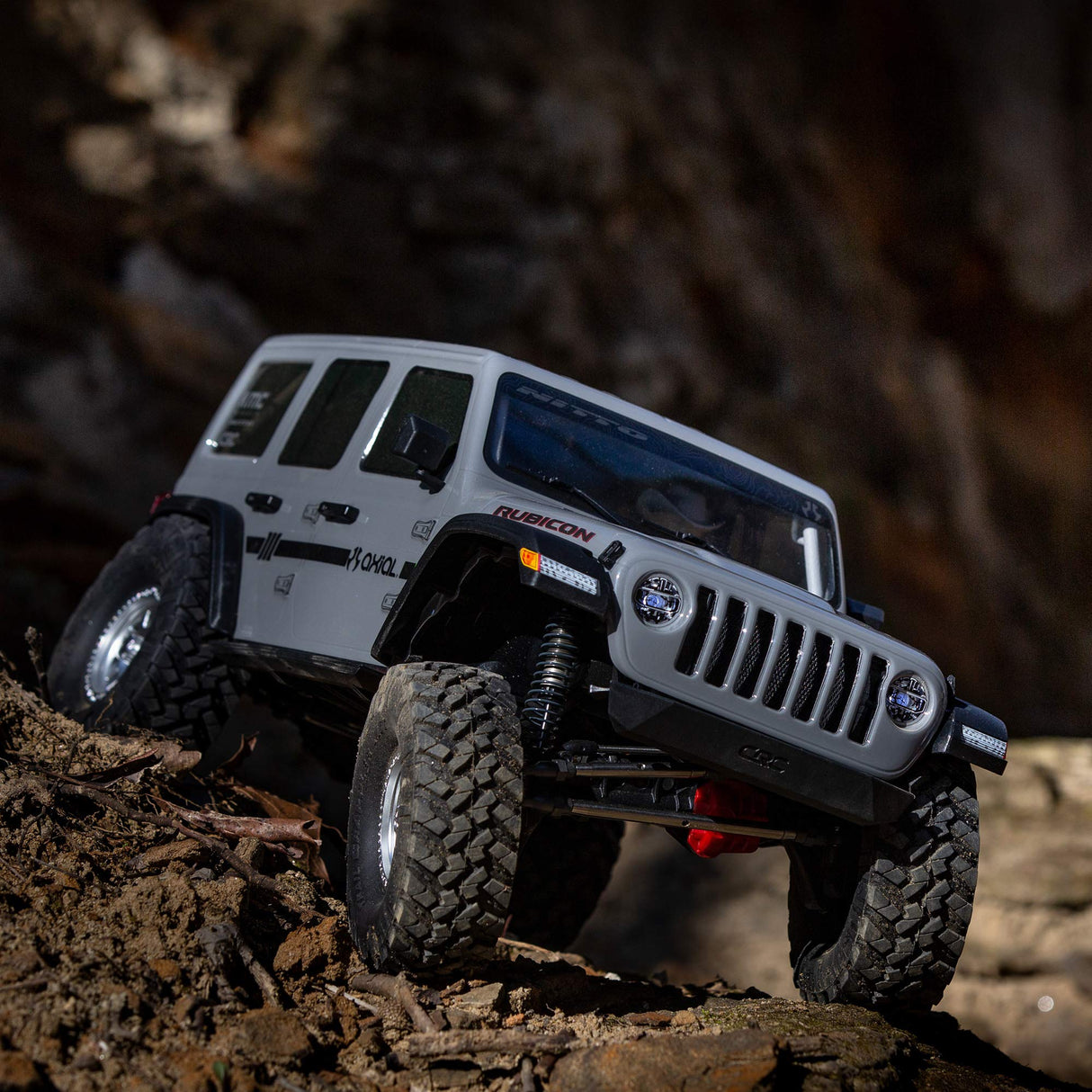 Axial AXI03003BT1 1/10 SCX10 III Jeep JLU Wrangler with Portals RTR RC Truck, Multicolor
