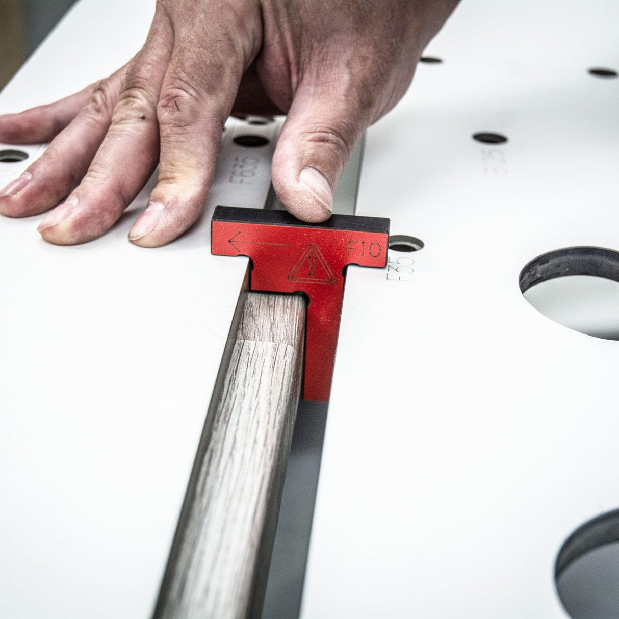 Trend Professional Jig Multi-Material para Encimeras de Cocina, para Juntas de Inglete Mason, Hasta 700mm, Alineación de Borde Frontal, KWJ700/PRO