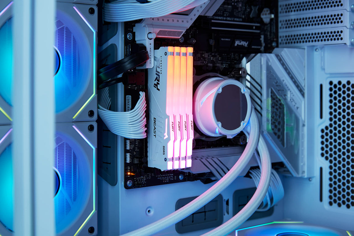 Kingston FURY Beast Blanco RGB XMP 128GB 5600MT/s DDR5 CL40 DIMM Memoria gamer para Ordenadores de sobremesa Kit de 4 - KF556C40BWAK4-128