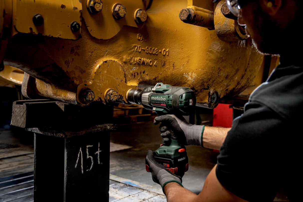 Metabo SSW 18 LTX 1750 BL 602402850 - Atornillador de impacto inalámbrico (18 V, sin batería y cargador)