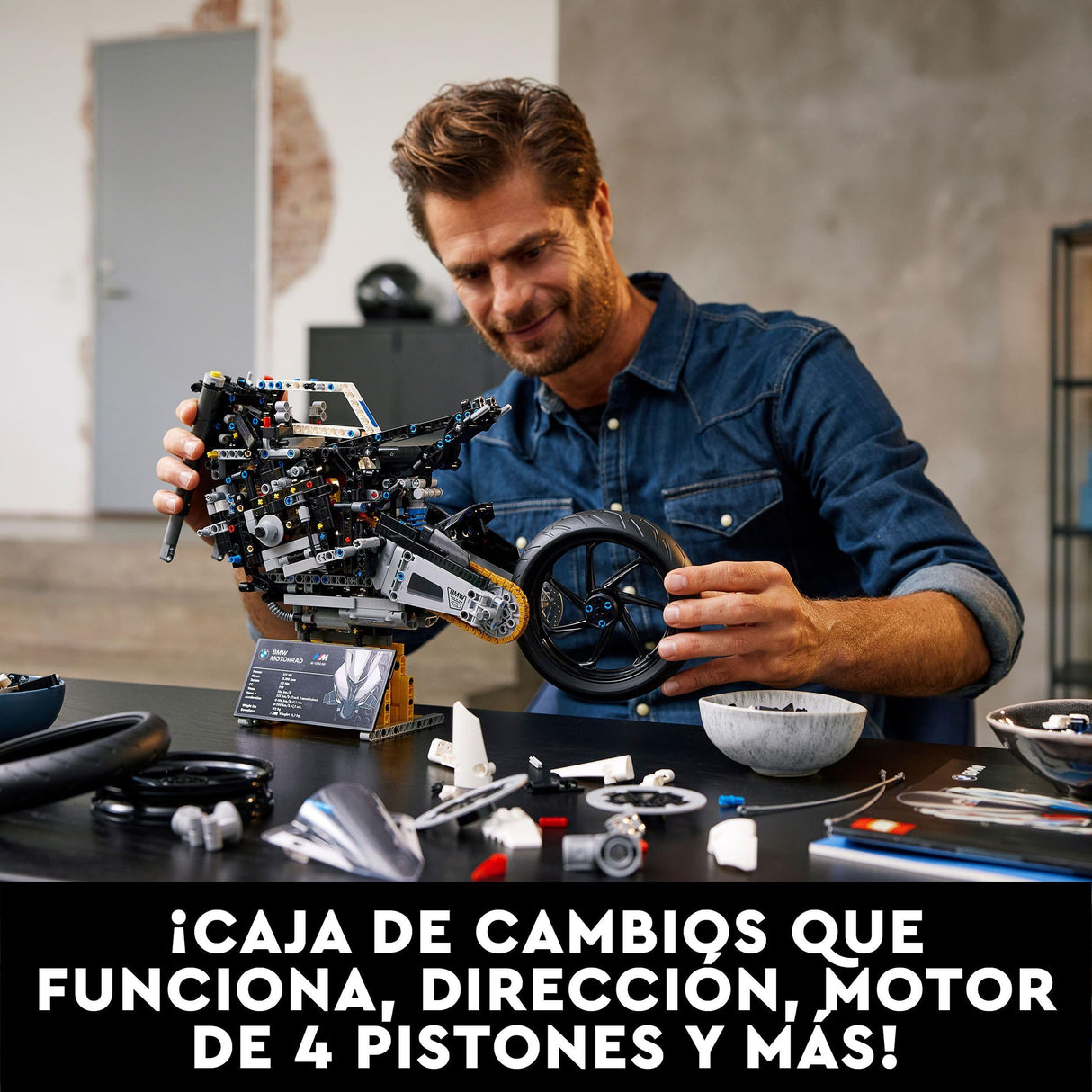 LEGO Technic BMW M 1000 RR, Motos a Escala, Regalo Coleccionable para Hombres y Mujeres, Maqueta para Construir para Adultos 42130