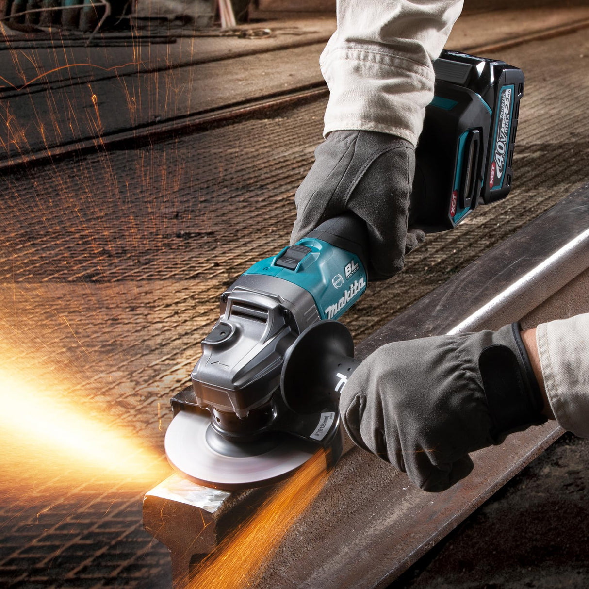 Makita GA005GZ Amoladora angular inalámbrica (sin batería, sin cargador)