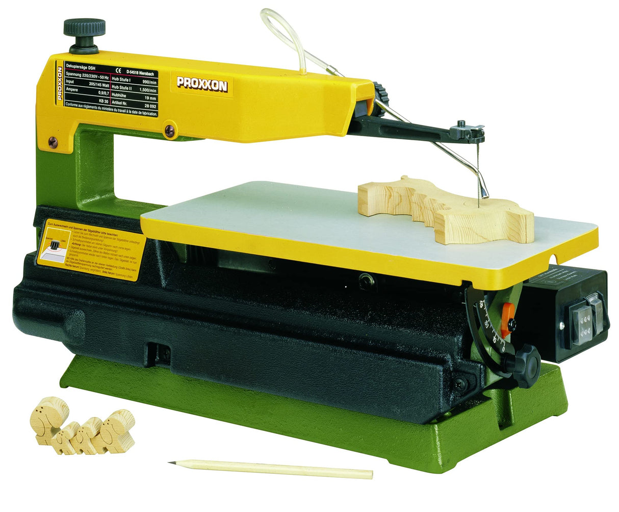 PROXXON Sierra de Calar DSH 2 Velocidades - Cortes Precisos en Madera, Plástico y Metales No Ferrosos, Brazo de Aluminio, Mesa Basculante a 45°, Motor Sin Escobillas 205W, Incluye 10 Hojas
