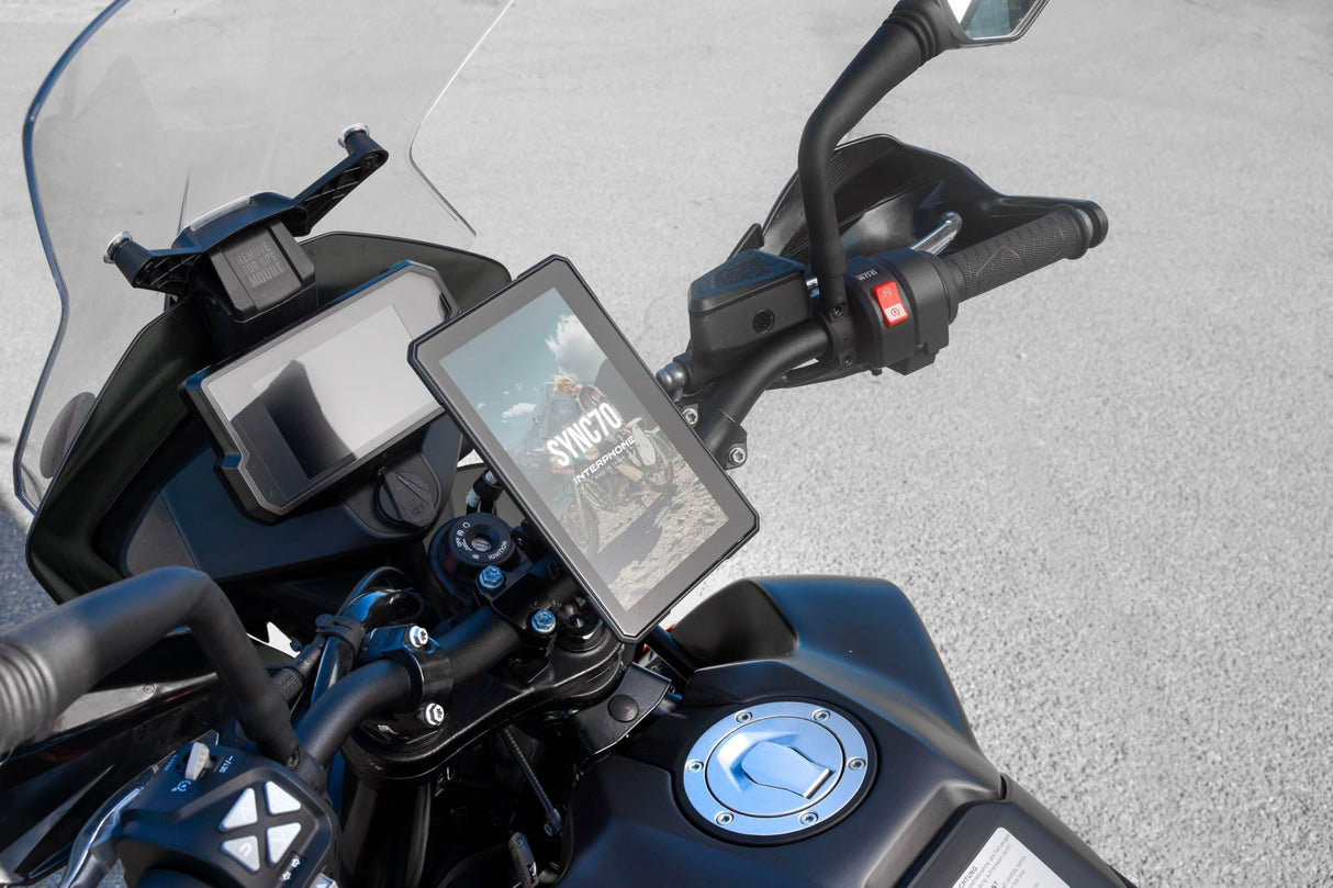 INTERPHONE SYNC70 Carplay - Pantalla para Moto Apple y Android – Pantalla de 7 Pulgadas WiFi y Bluetooth con detección de ángulo Muerto y cámaras duales – Pantalla Carplay con Soporte QUIKLOX, IP66