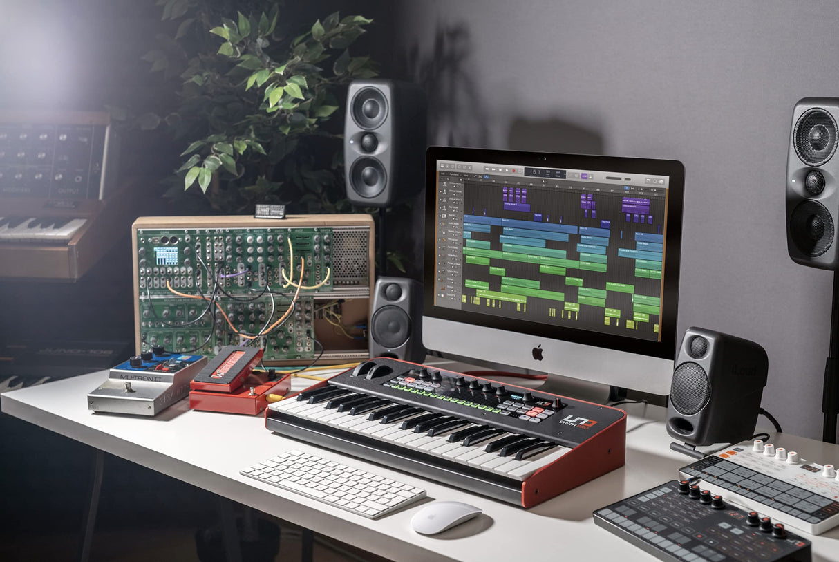 IK Multimedia - UNO Synth Pro