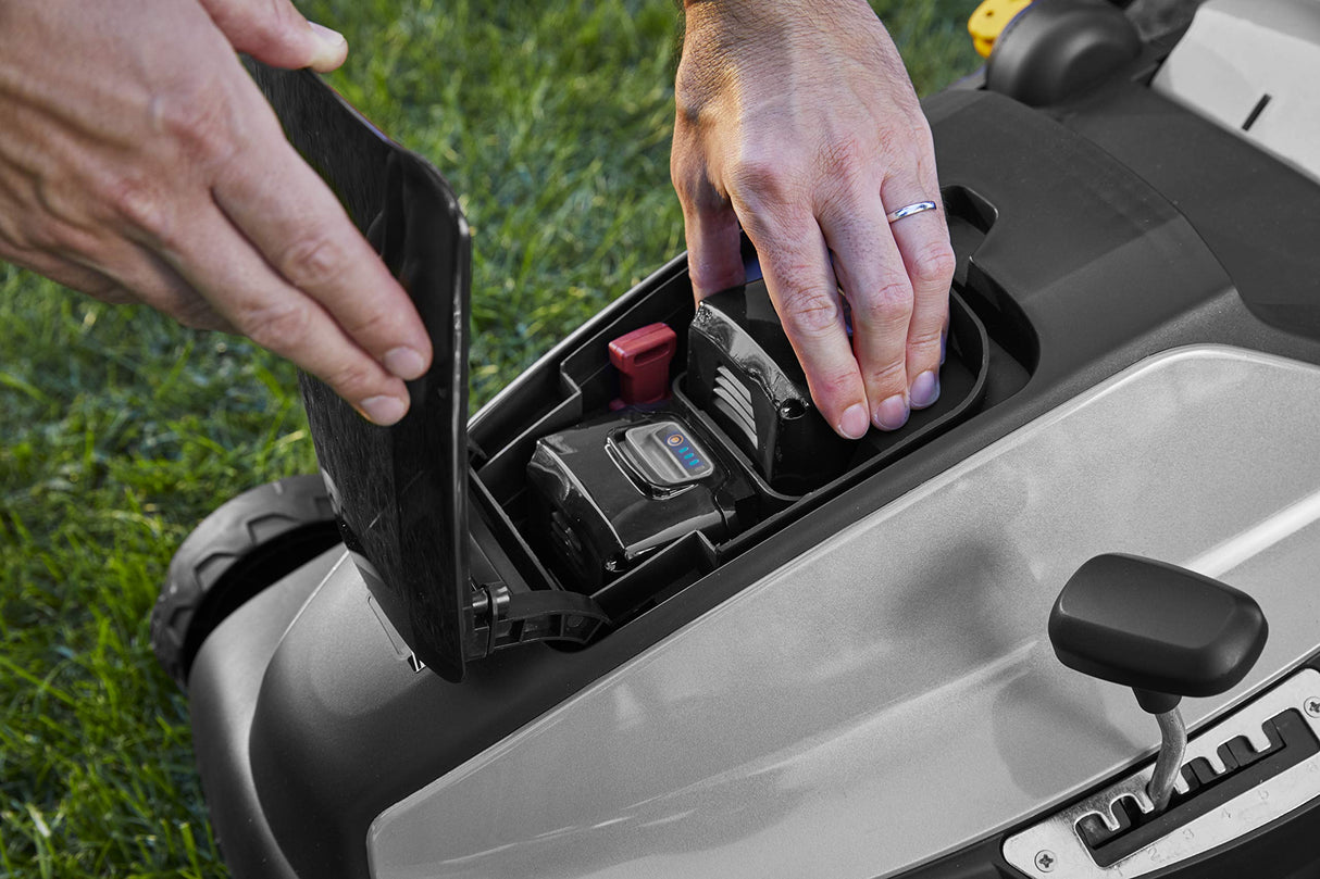 Alpina Cortacésped de batería AL1 3820 Li Kit. Ancho de Corte 38 cm. Batería de 20V 2 x 4 Ah. 550 W. hasta 350 m². Batería y Cargador incluidos