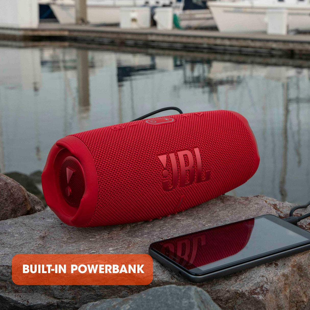 JBL Charge 5 Altavoz inalámbrico portátil con Bluetooth y batería integrada, resistente al agua (IP67), con PartyBoost para subir el nivel de la fiesta, hasta 20h de reproducción, rojo