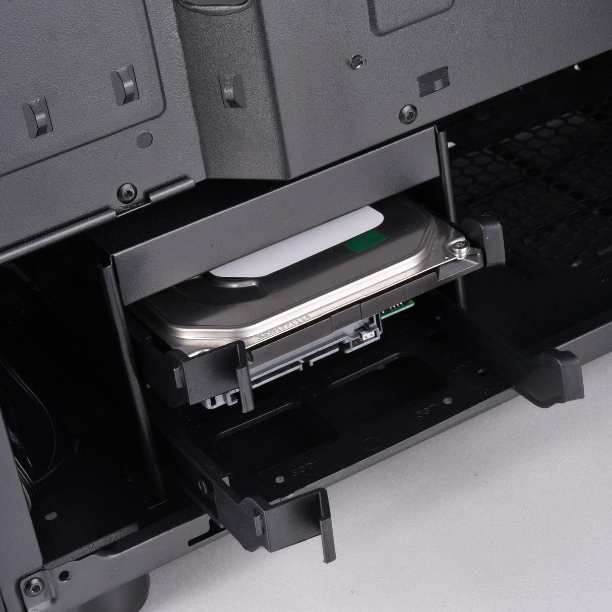 Silverstone SST-PS14B-E - Caja de Torre ATX de Precision, Panel Lateral de Vidrio Templado Ahumado, Negro