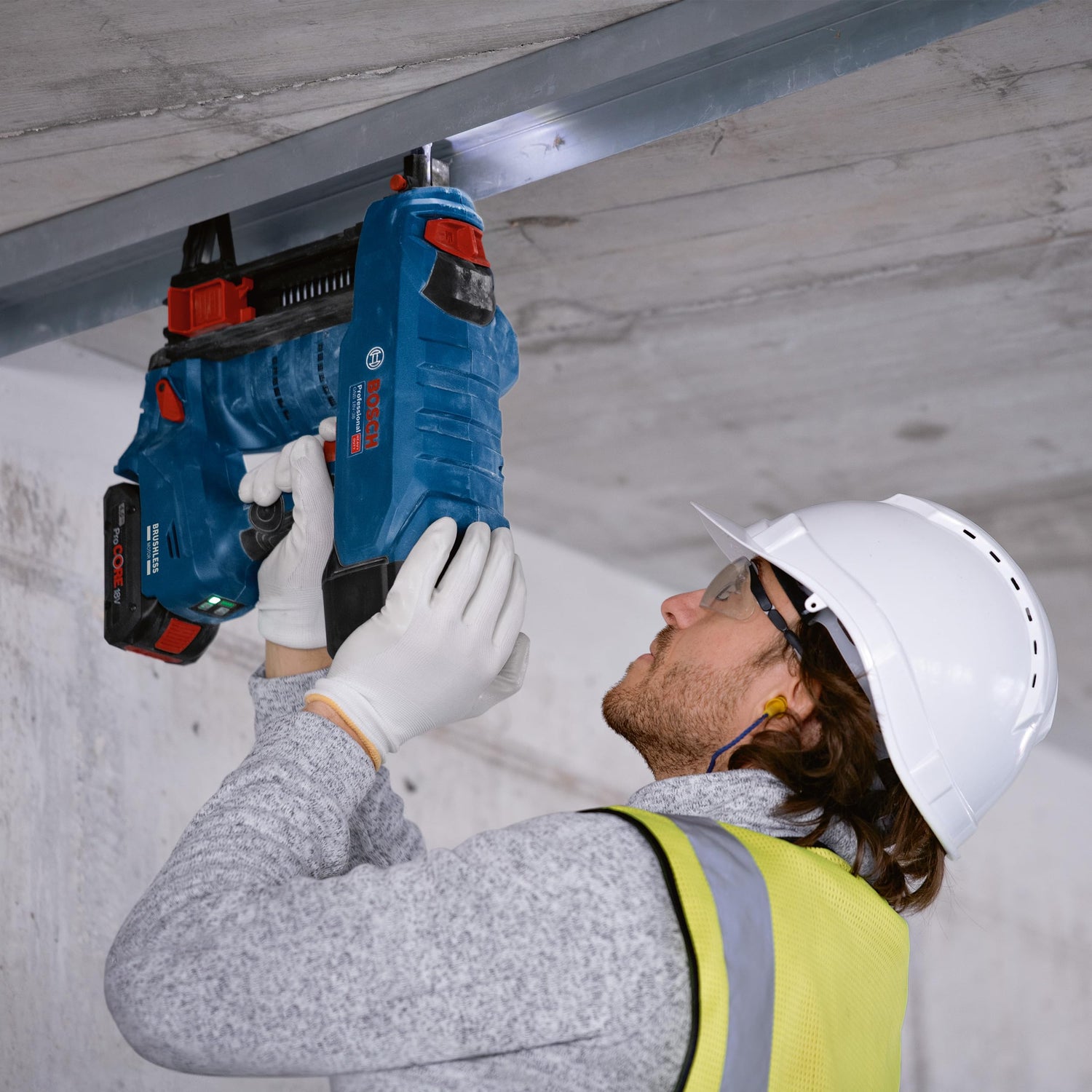 Bosch Professional BITURBO GNB 18V-38 - Clavadora para hormigón con batería (diámetro de 2,7 – 3,0 mm, longitud máxima de clavo: 38 mm, 2 baterías ProCORE 4,0 Ah, cargador GAL 18V-40, 1 lápiz de
