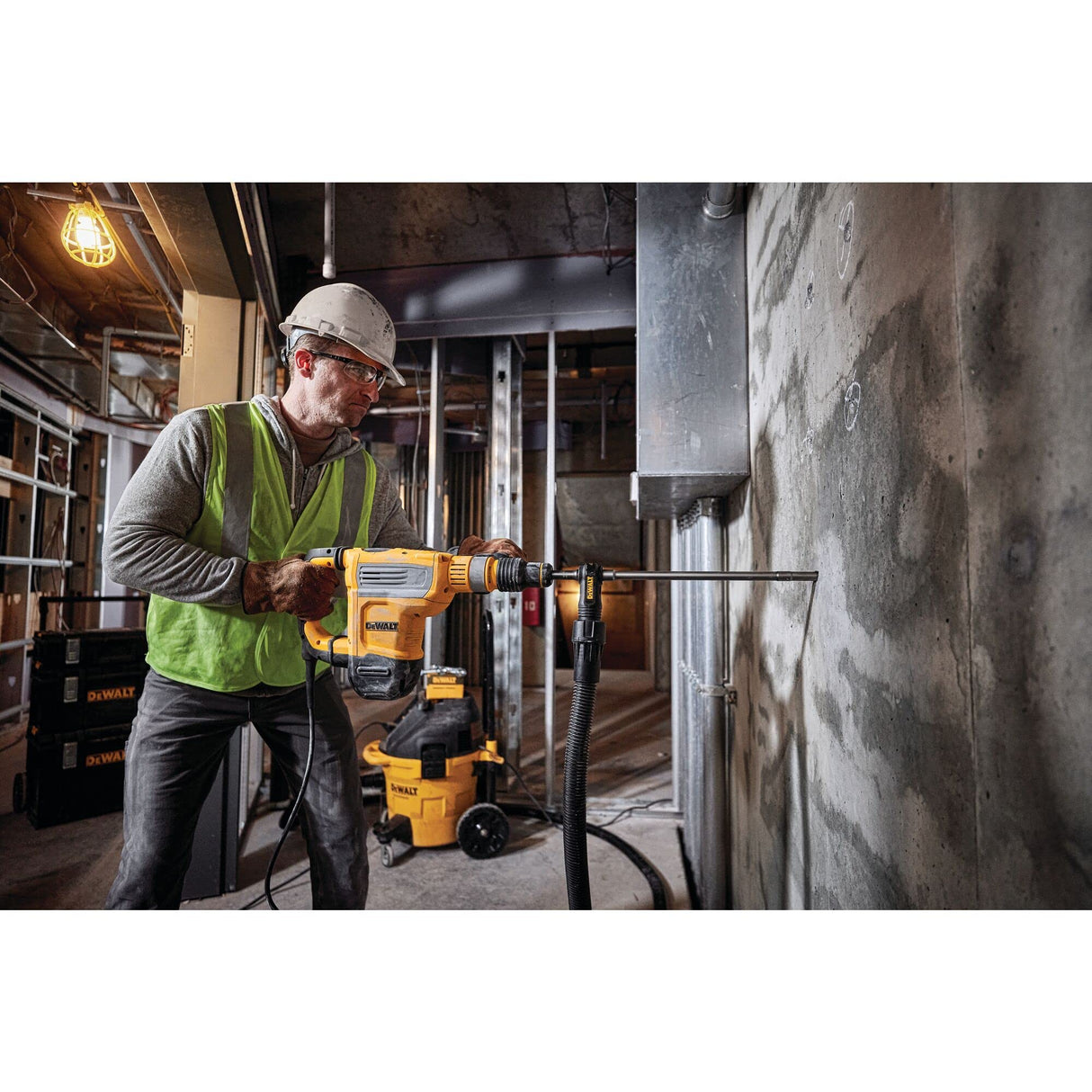 DEWALT D25614K-QS - Martillo Combinado 6kg 1350W - 45mm 10,5J - SDS-Max Electrónico AVC