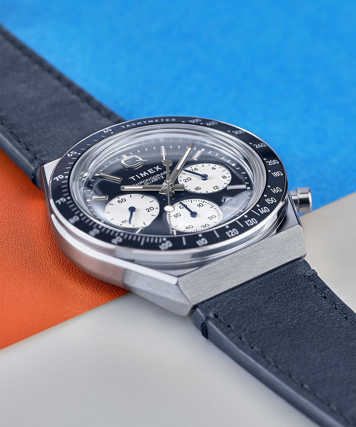 Timex Reloj Q Chronograph - Reloj de 40 mm para hombre, cuero azul, correa de liberación rápida de dos piezas, esfera azul, caja de acero inoxidable TW2W51700