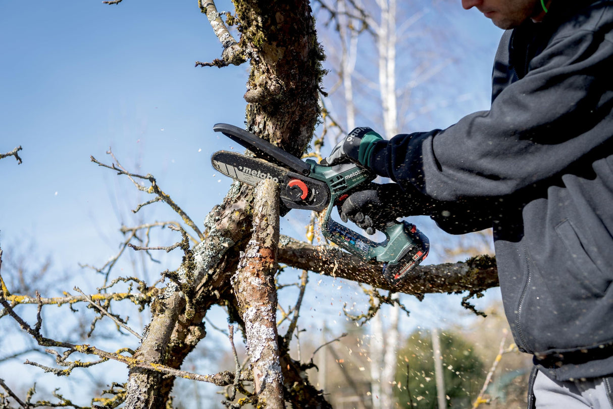 Metabo MS 18 LTX 15 Mini Motosierra Batería 18V Ideal Poda Ramas Verdes Alta Velocidad Incluye Batería 2Ah Cargador Herramientas