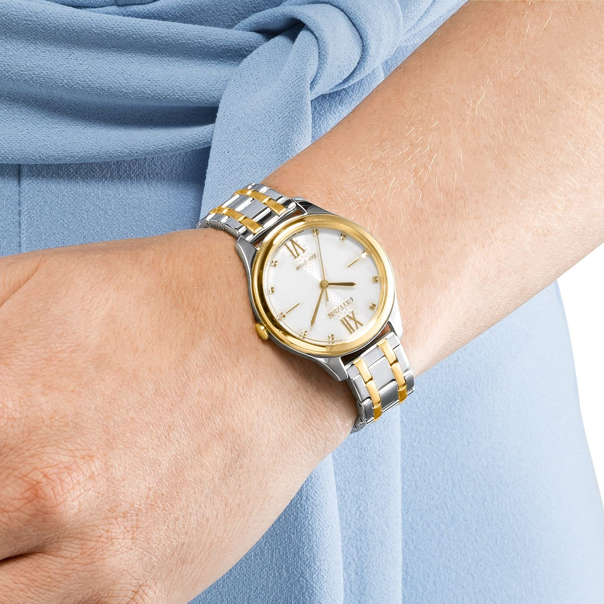 CITIZEN Reloj Analógico para Mujer de Eco-Drive con Correa en Acero Inoxidable EM0506-77A