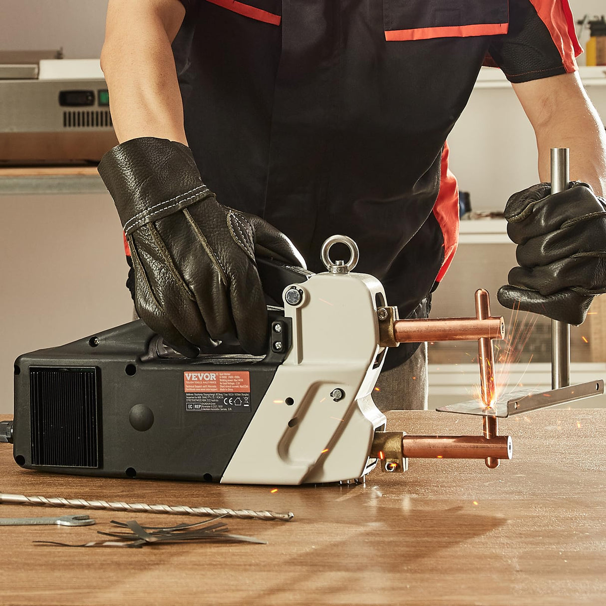 VEVOR Soldador por Puntos Portátil Máquina de Soldadura por Puntos Espesor de 4/25" con Capacidad de Entrada de 9,2 KVA para Lámina de Acero al Carbono, Acero Inoxidable, Lámina de Aluminio