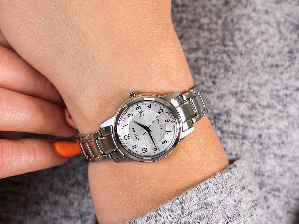 Citizen Reloj Analógico para Mujer de Cuarzo con Correa en Acero Inoxidable FE1081-59B
