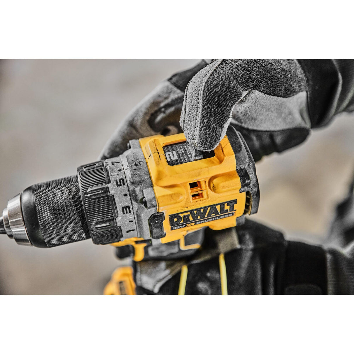 DEWALT DCD800P2T-QW - Taladro atornillador 18V, 2 velocidades, Motor sin escobillas, Portabrocas rápido de 13 mm, Luz LED, Incl. 2 baterías de 5,0 Ah, cargador y caja TSTAK