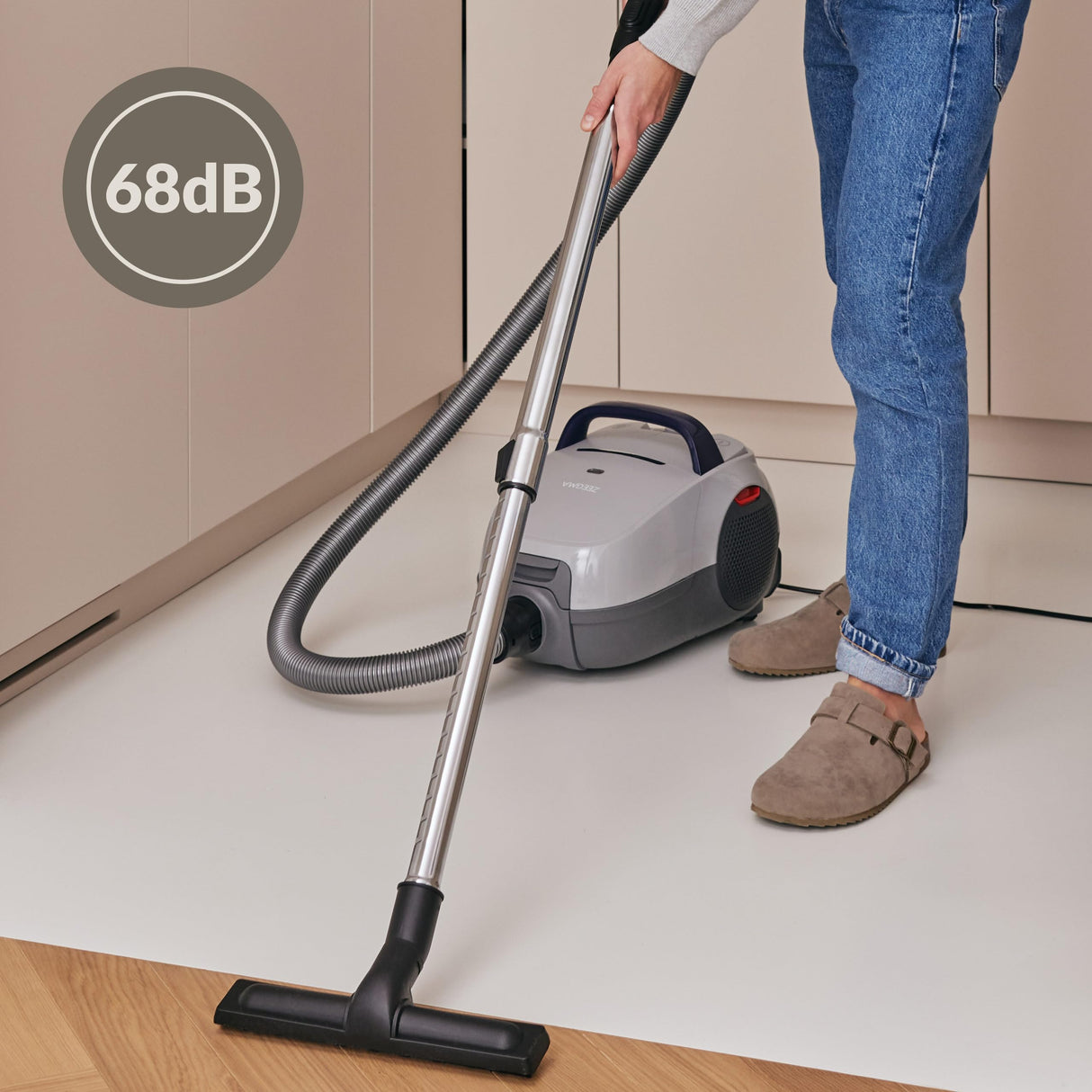 ZEEGMA ZONDER VERRE Klassik Aspiradora con Bolsa 2 Filtros Higiénicos para Alérgicos Gran Potencia de Succión Cepillo para Parquet 800 W, Cable 12 M, Funcionamiento Silencioso Cartuchos Aromáticos
