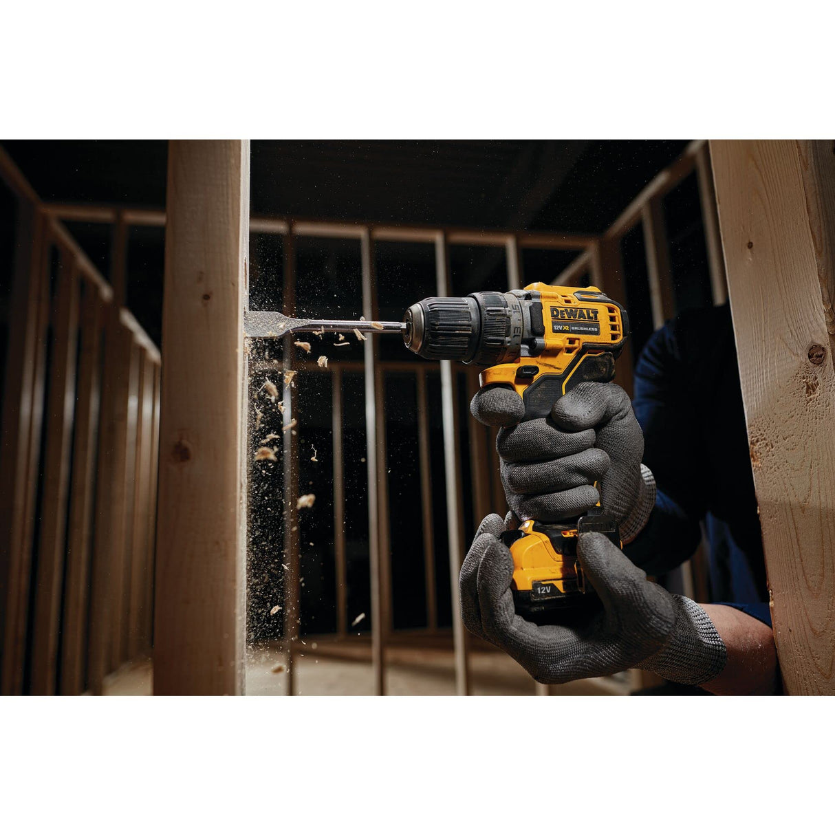 DEWALT DCK2110L2T-QW - KIT 12V sin escobillas = DCD701 Taladro Atornillador XR + DCF801 Atornillador Impacto XR + Maletín TSTAK II con 2 baterías Li-Ion 3Ah