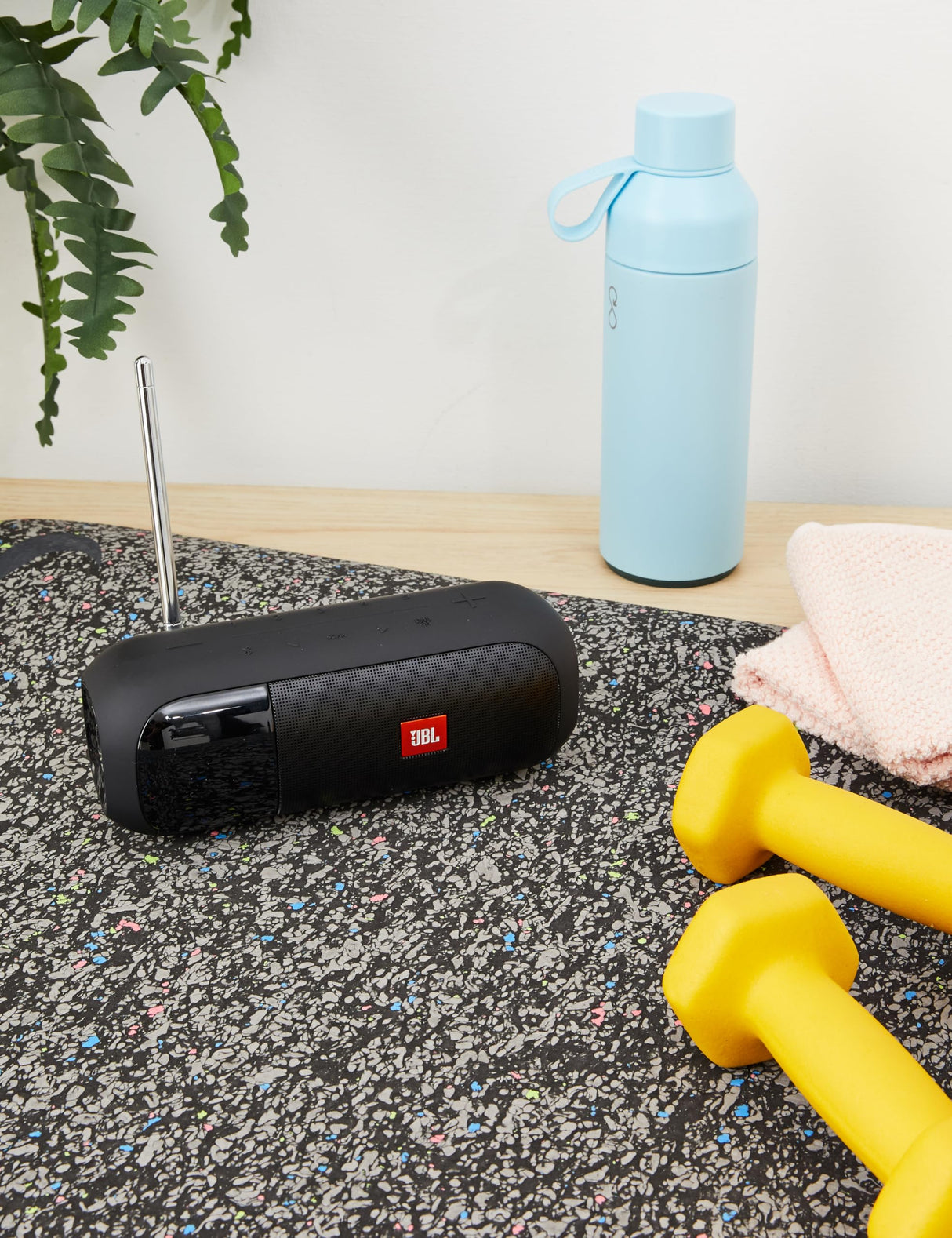 JBL Tuner 2 Sintonizador de radio JBL, altavoz portátil Bluetooth con MP3, DAB plus y radio FM, sonido potente y nitidez, color negro