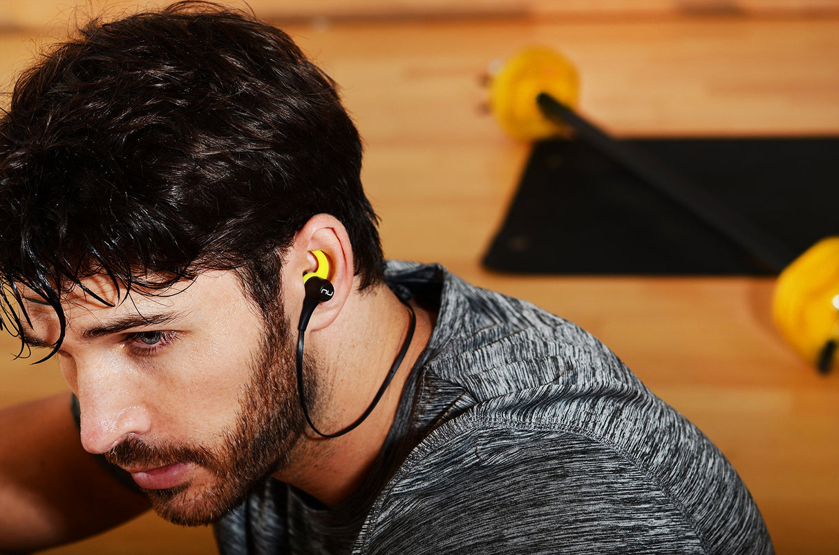 NUFORCE BE Sport 3 - Auriculares in-Ear inalámbricos Bluetooth magnéticos, Color Gris