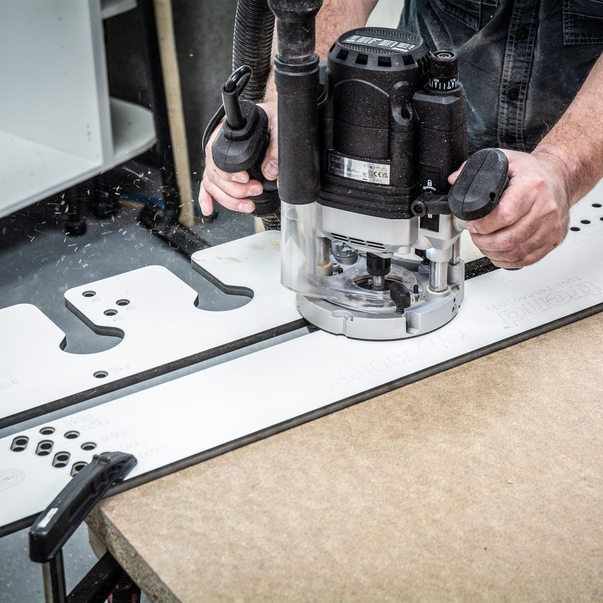 Trend Professional Jig Multi-Material para Encimeras de Cocina, para Juntas de Inglete Mason, Hasta 700mm, Alineación de Borde Frontal, KWJ700/PRO