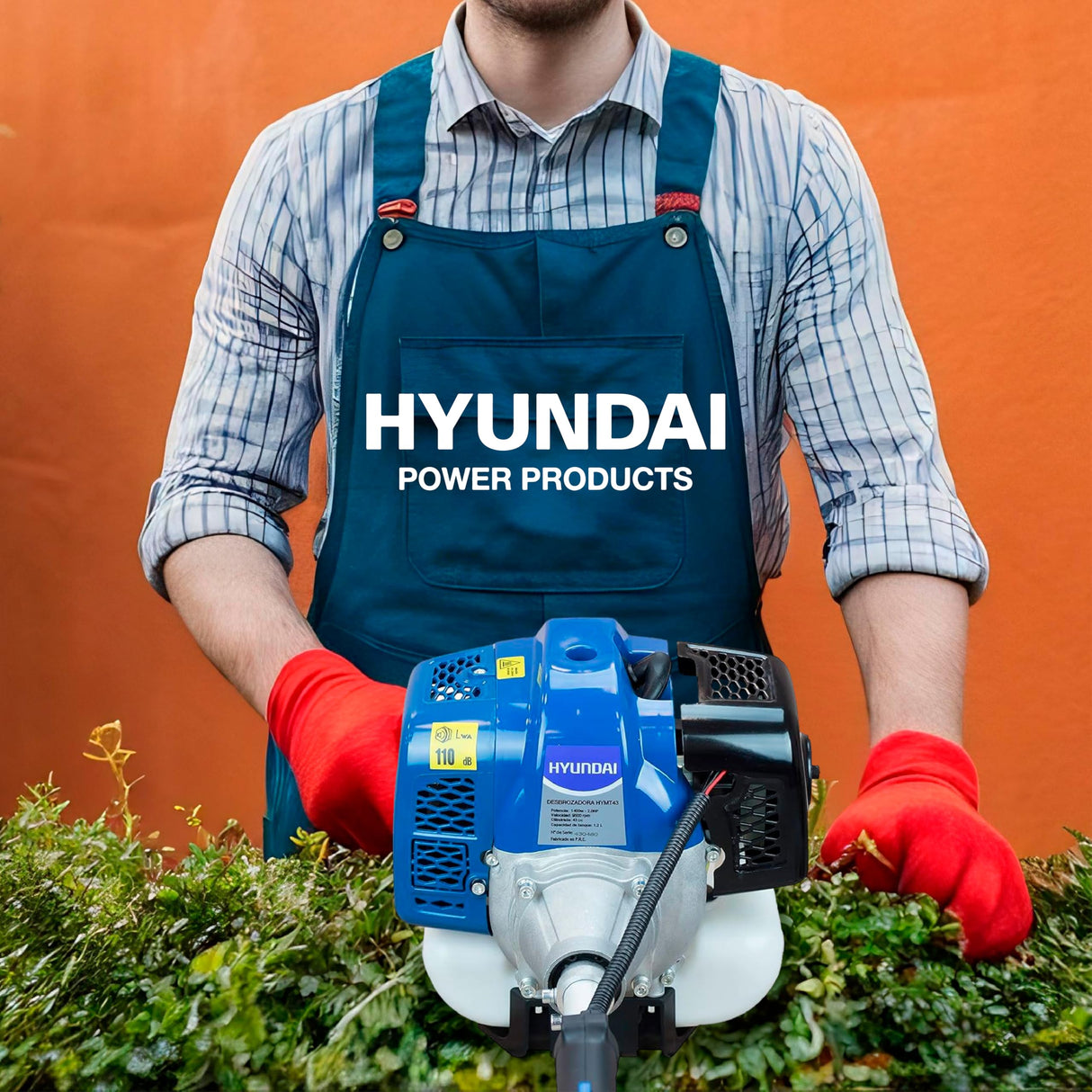 Hyundai Desbrozadora Multifunción 4 en 1 para Jardinería Completa - Herramienta de Corte con Eje Desmontable para Versatilidad - Cortacésped a Gasolina 42,7 CC para Alta Eficiencia de Trabajo