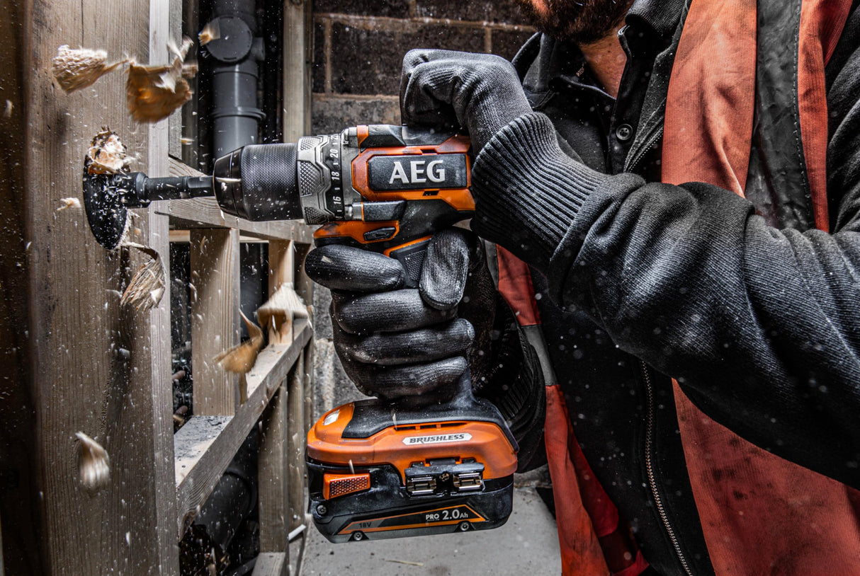 AEG BS18SBL-202C - Taladro atornillador SUBCOMPACT (18 V, 65 Nm, incluye 2 baterías de 2,0 Ah y cargador