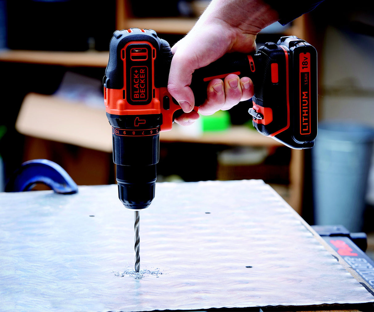 BLACK+DECKER BDCHD18BOA Taladro atornillador de percusión con doble batería de litio de 18V 1 5&Ah 160 accesorios