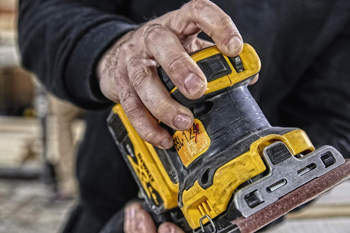 DEWALT DCW200NT-XJ - Lijadora Orbital XR 18V, 7 Velocidades, Sin cable, Motor sin escobillas, Bolsa para el polvo, Maletín TSTAK II, Sin Cargador/batería