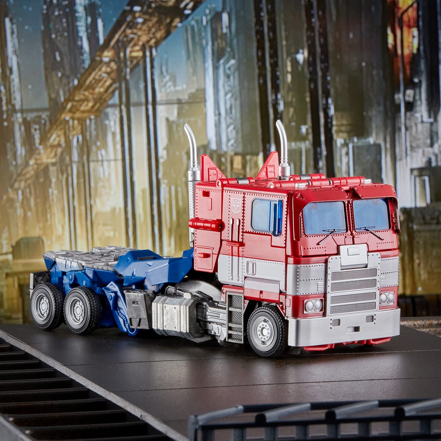 Transformers Movie Masterpiece Series MPM-12 Optimus Prime - Figura Coleccionable de película Bumblebee, 28 cm, Multicolor