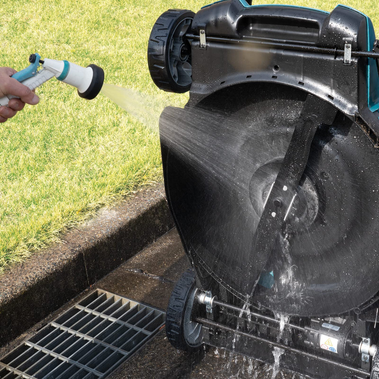 Cortacésped BL 18Vx2 LXT 5,0Ah 53 cm con tracción DLM539CT2