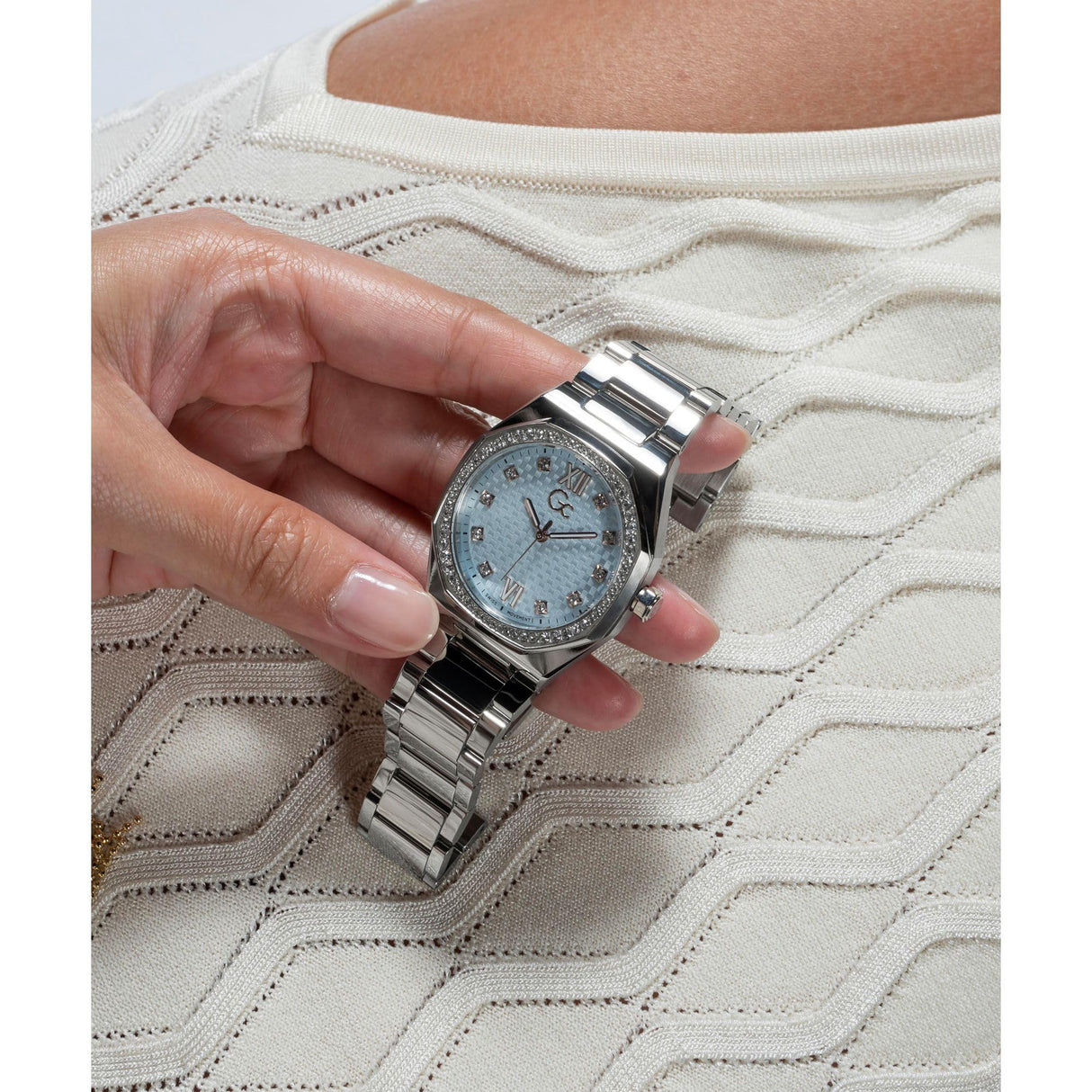 Guess Reloj Analógico para Mujer de Cuarzo con Correa en Acero Inoxidable Z25003L7MF