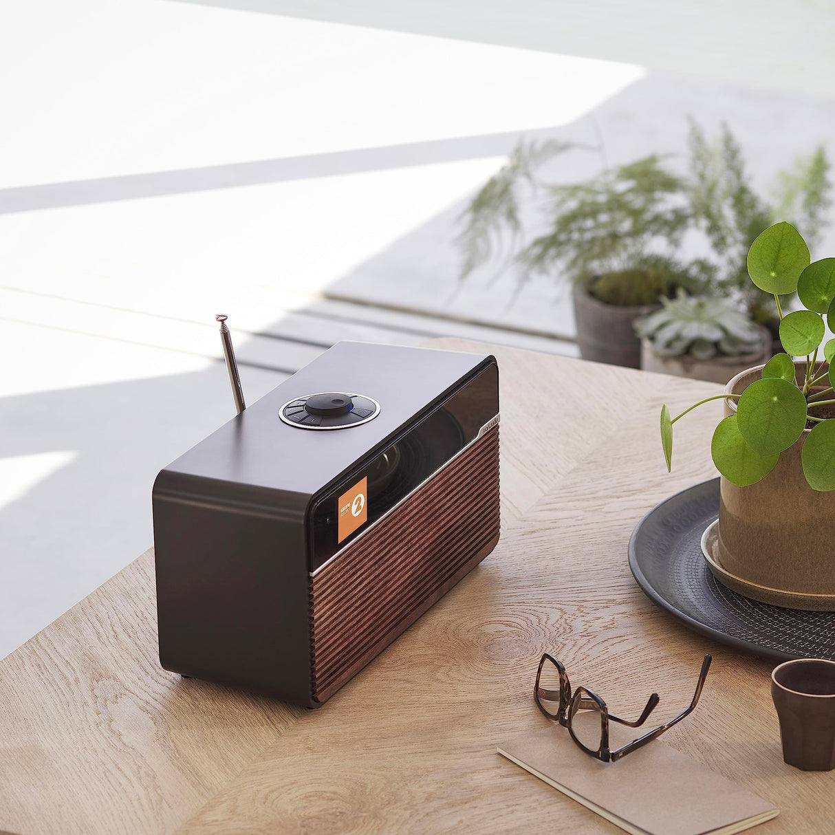 Radio con WiFi y Bluetooth