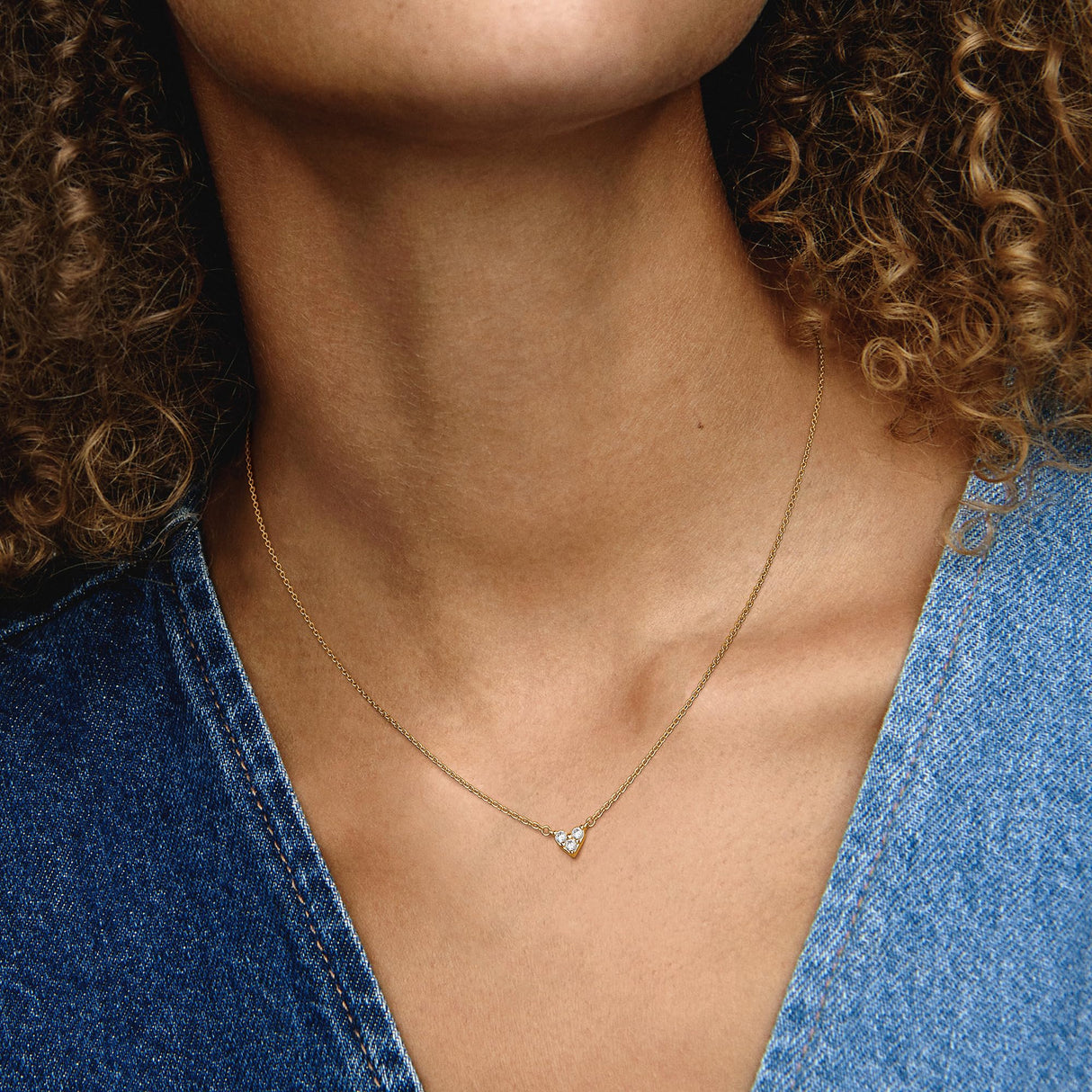 Pandora Timeless Collar con diseño de corazón chapado en oro de 14 quilates con circonitas cúbicas transparentes