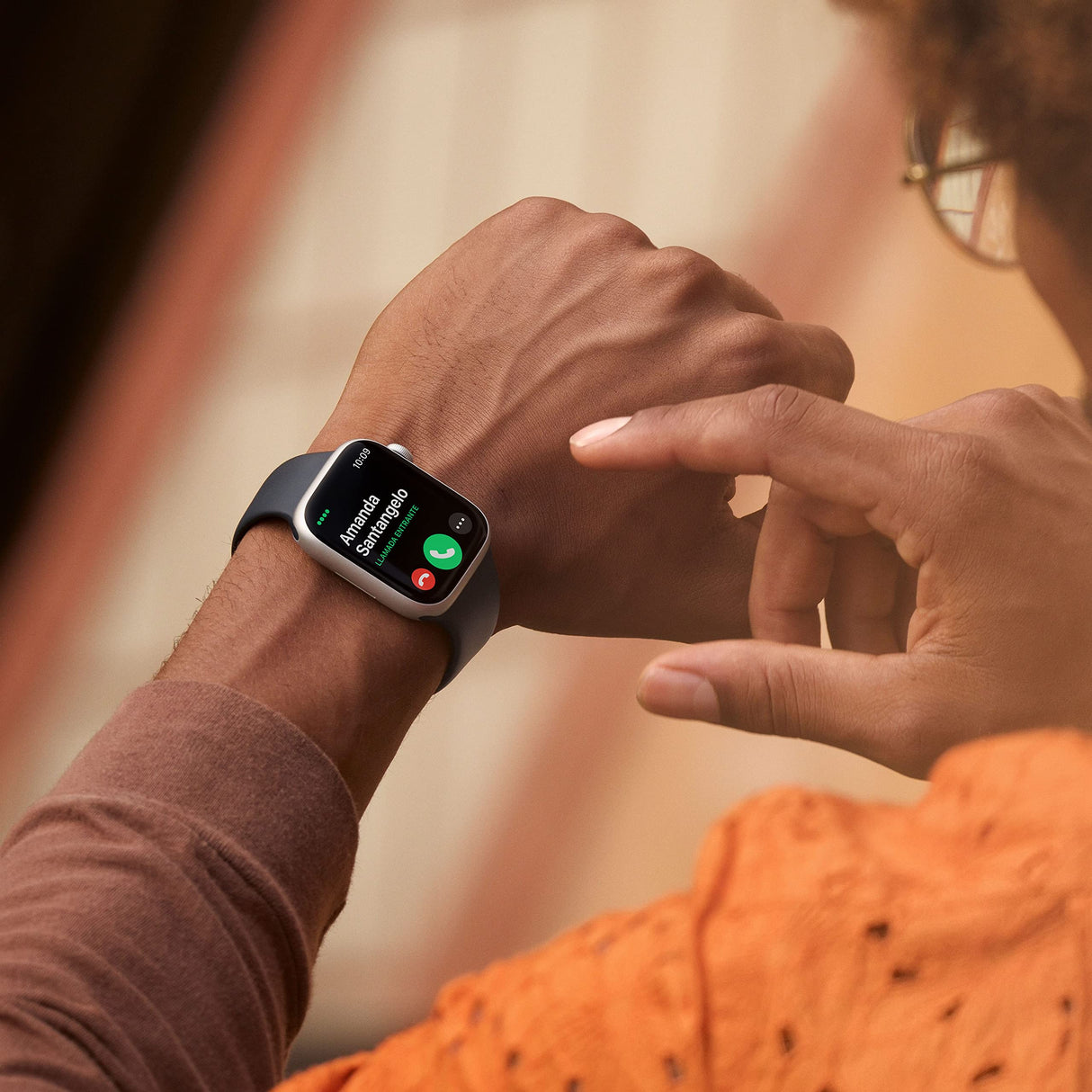 Apple Watch Series 8 (GPS + Cellular, 45mm) Reloj Inteligente con Caja de Acero Inoxidable en Grafito - Pulsera Milanese Loop en Grafito. Monitor de entreno, Resistencia alagua