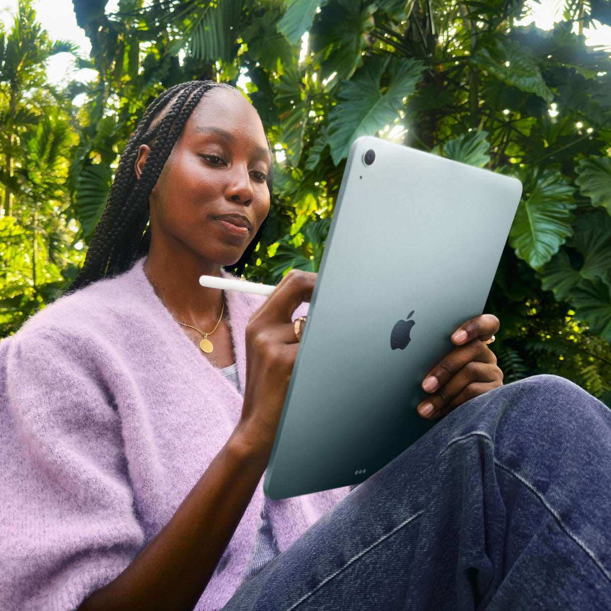 Apple iPad Air de 11 Pulgada con Chip M3 diseñado para Apple Intelligence, Pantalla Liquid Retina, 1 TB, cámara Frontal/Trasera de 12 Mpx, Wi-Fi 6E, Touch ID — Gris Espacial