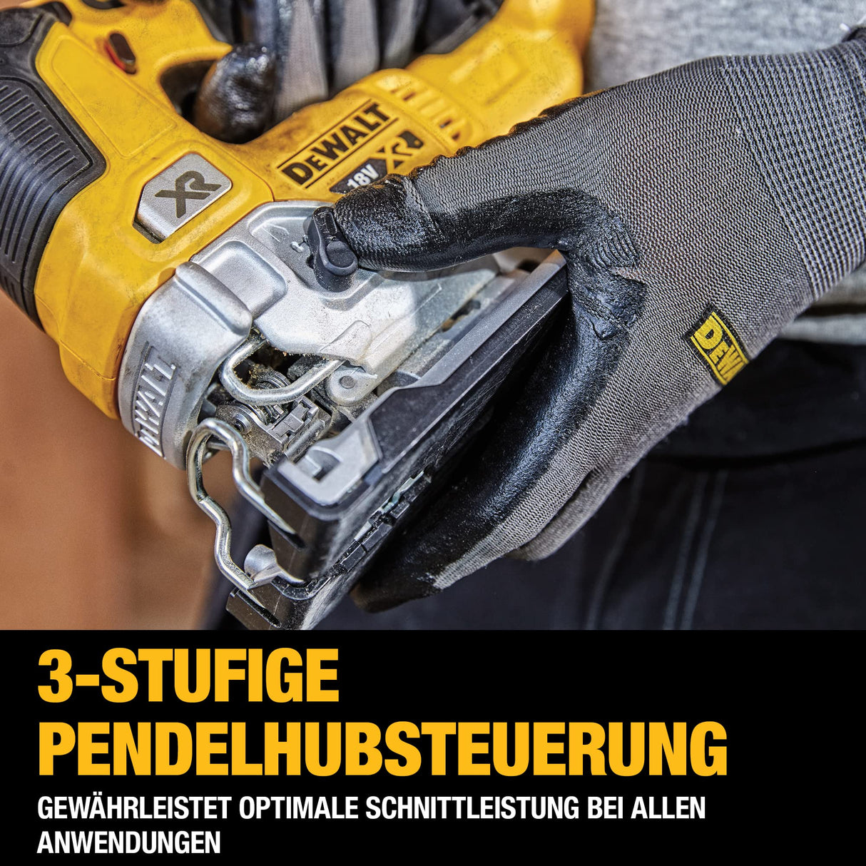 DEWALT Sierra de Calar XR 18V Sin Escobillas, 0-3200 cpm, Corte Bisel 45°, Profundidad en Madera 135mm, Metal 25mm, Acero 10mm, Incluye Maletín TSTAK II - DCS334NT-XJ