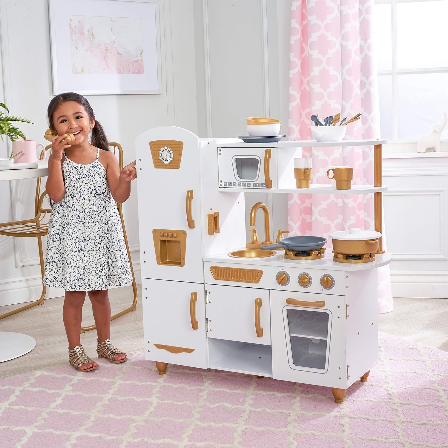 KidKraft Cocina de Juguete Vintage Blanca para niños con Teléfono y Nevera Vintage, cocinita Infantil con Juego de 27 Utensilios, Juguetes niños 3+ años (53445) Exclusivo en Amazon